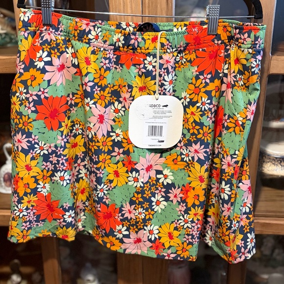 Toad & Co Skort Size Large Sunkissed Weekend Skort- True Navy Multi Floral NWT - Picture 4 of 7